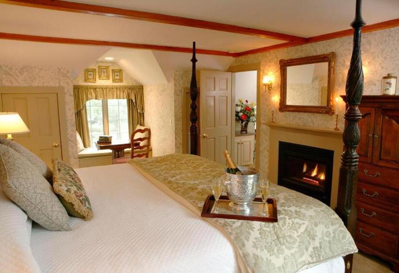 キングサイズベッドのスイートルーム, Captain's House Inn