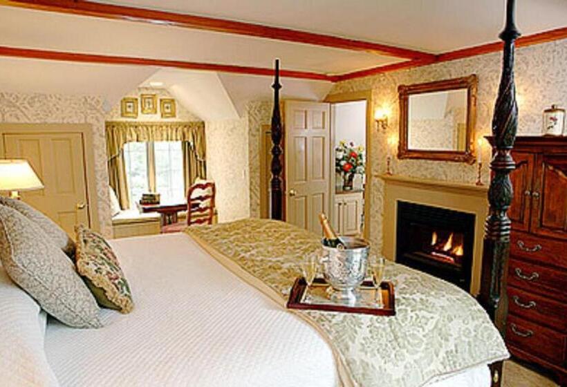 Suite King Bed, Captain's House Inn