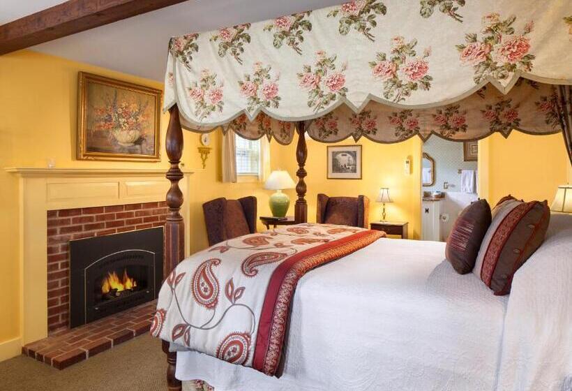 クイーンベッドのデラックスルーム, Captain's House Inn