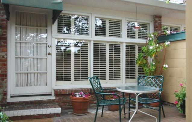 سوئیت با تخت بزرگ, Carmel Garden Inn