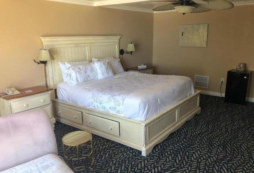 سوئیت با تخت بزرگ, Cliff House Inn