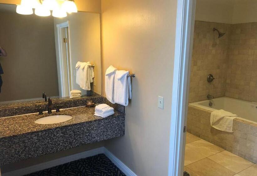 سوئیت با تخت بزرگ, Cliff House Inn