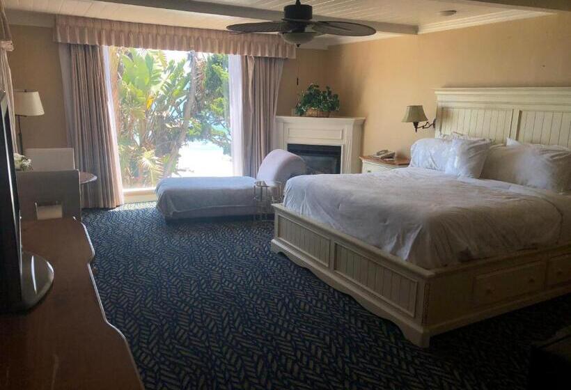 سوئیت با تخت بزرگ, Cliff House Inn