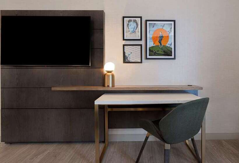 اتاق استاندارد با تخت بزرگ, Doubletree By Hilton Gainesville
