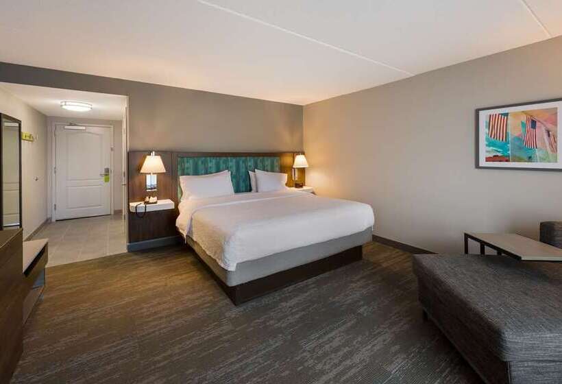 اتاق استاندارد با تخت بزرگ برای معلولان, Doubletree By Hilton Gainesville