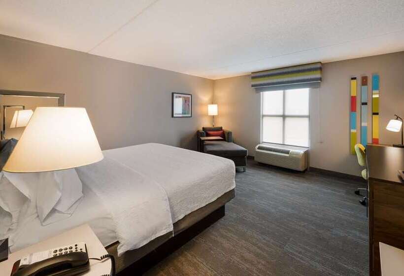 اتاق استاندارد با تخت بزرگ برای معلولان, Doubletree By Hilton Gainesville