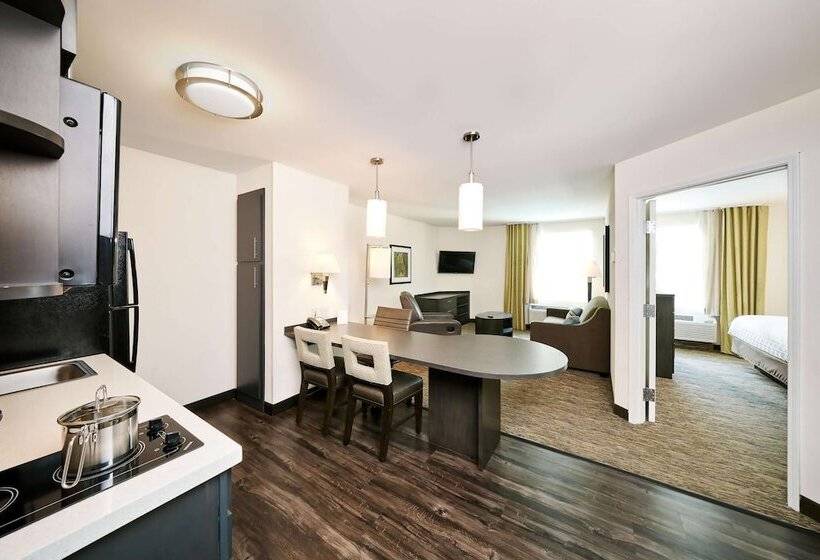 Suite Adapted for people with reduced mobility, Sonesta Simply Suites Anaheim