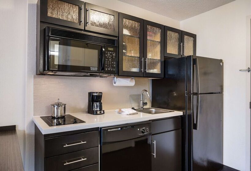 Suite Adapted for people with reduced mobility, Sonesta Simply Suites Irvine Spectrum