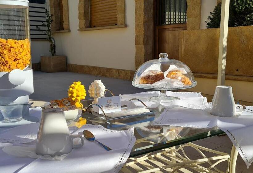 اتاق استاندارد با بالکن, ‘a Minnula