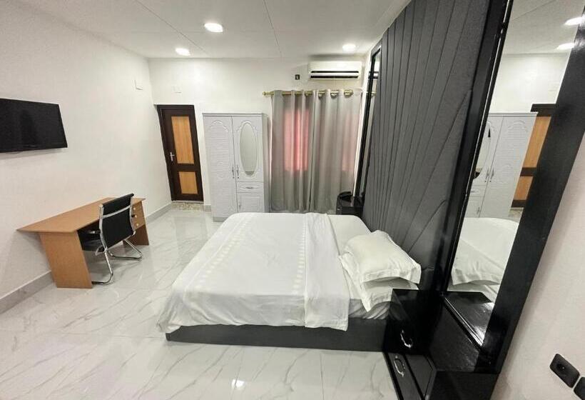 اتاق لوکس, Brazza