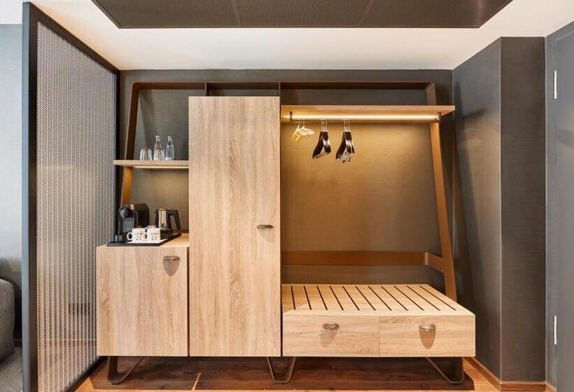 سوییت جونیور, Hyperion Hotel Leipzig
