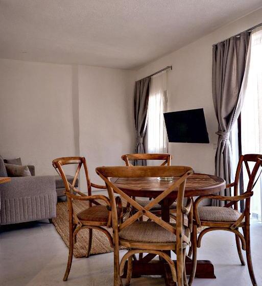 سوییت دوبلکس, Bono Hotel Old Town