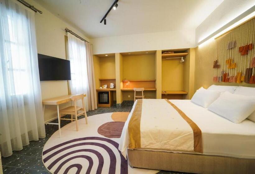 اتاق لوکس با بالکن, Bono Hotel Old Town