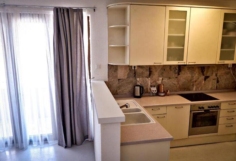 سوییت دوبلکس, Bono Hotel Old Town