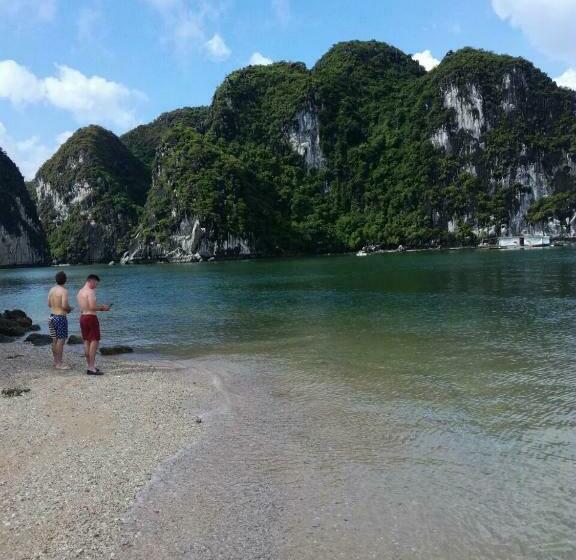 اتاق استاندارد, Cat Ba Thailand