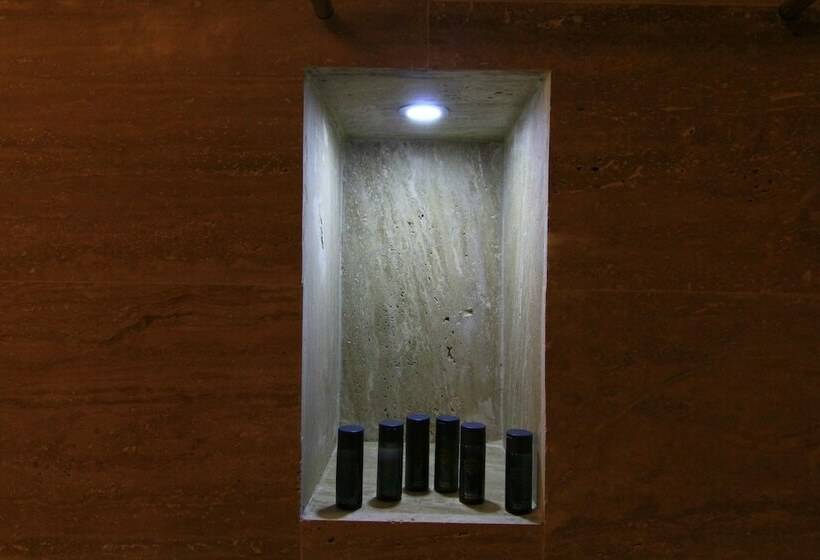 豪华房间, Tafana Cave & Stone Lodge