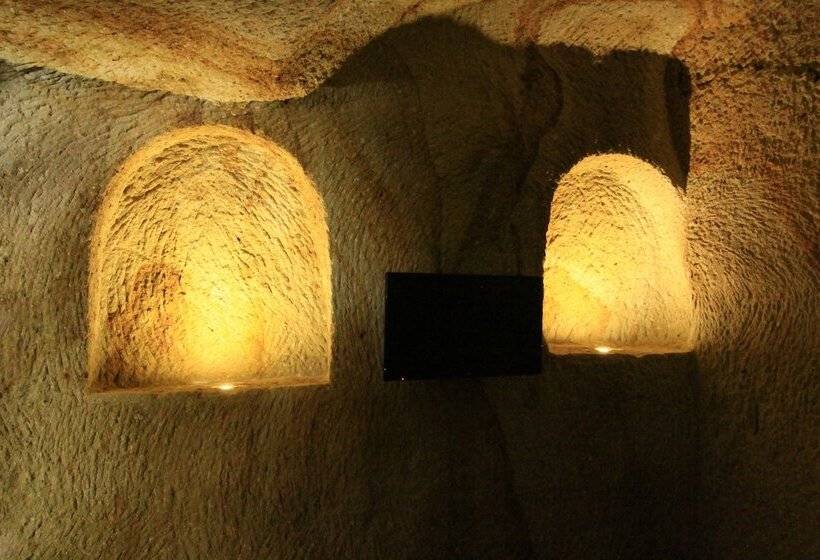 豪华房间, Tafana Cave & Stone Lodge