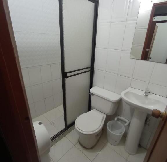 اتاق راحتی سه تخته, La Fontana
