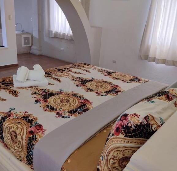 سوییت, Aparthotel Castillo Real