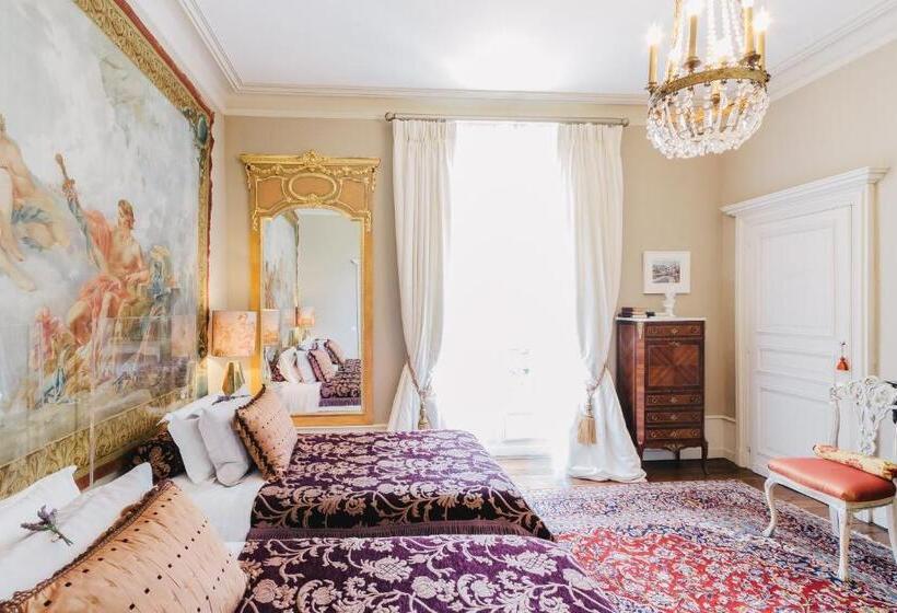 اتاق استاندارد با چشم‌انداز باغ, Château La Creuzette