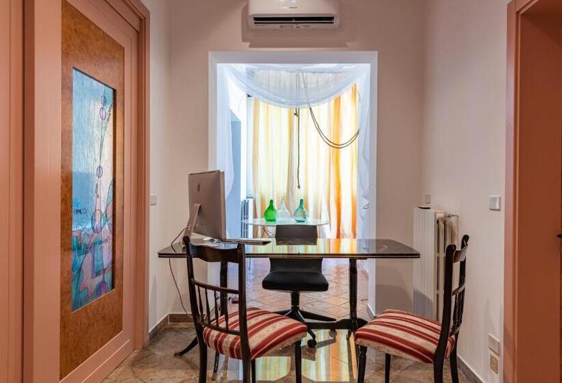 اتاق لوکس با بالکن, Sinestesia