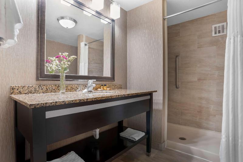 سوئیت با تخت بزرگ, Best Western Plus Tallahassee North