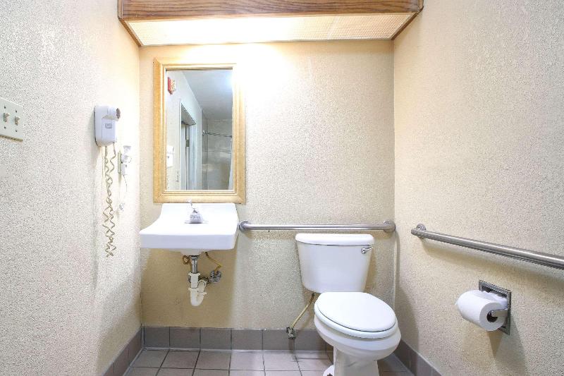 اتاق استاندارد با تخت بزرگ, Econo Lodge Hillsboro I 35