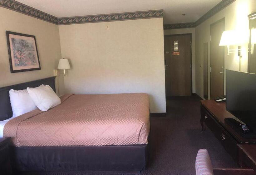 استودیوی استاندارد, Econo Lodge Inn & Suites