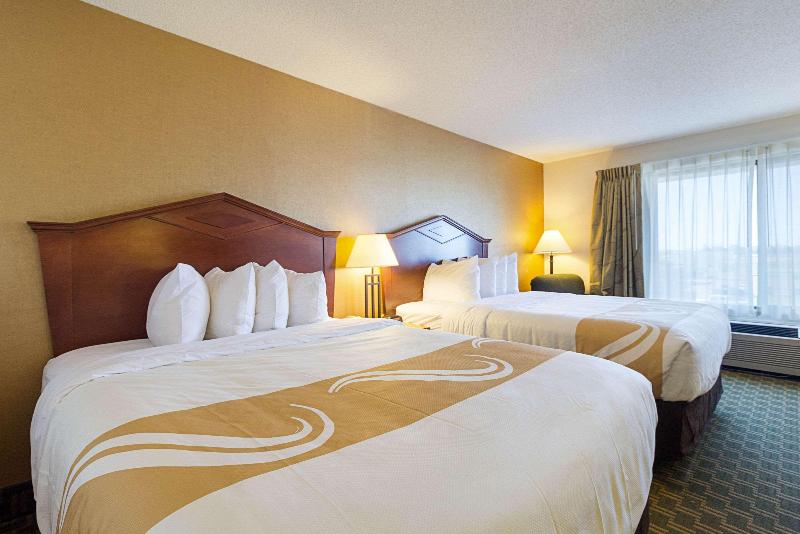 اتاق استاندارد با تخت دو نفره بزرگ, Quality Inn Fairmont