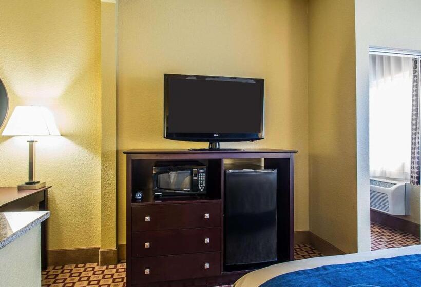 Suite King Bed, Quality Inn Plant City  Lakeland