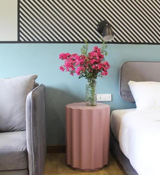 اتاق استاندارد, Hover Boutique