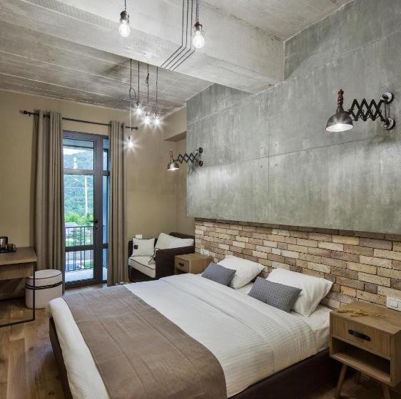 اتاق استاندارد, Hover Boutique