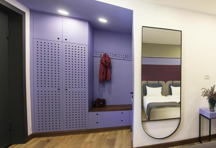 اتاق استاندارد, Hover Boutique