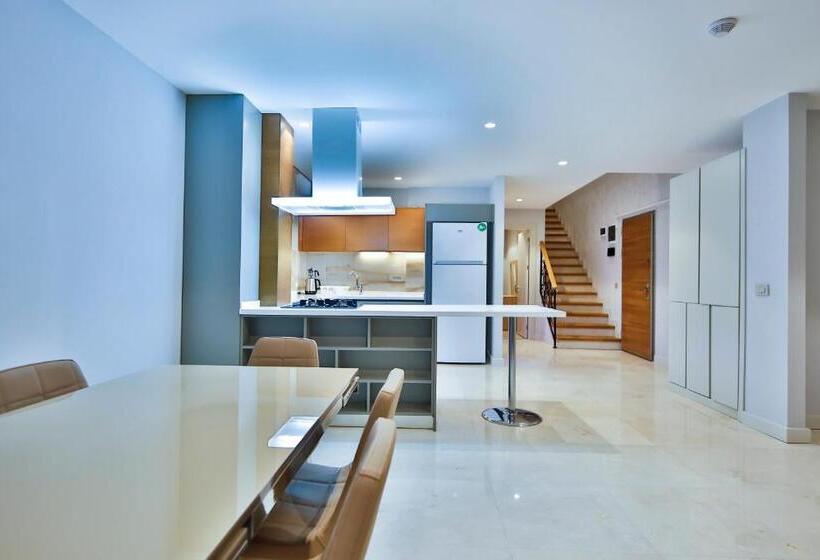 آپارتمان 3 خوابه, Mene Suites