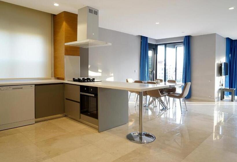 آپارتمان 3 خوابه, Mene Suites