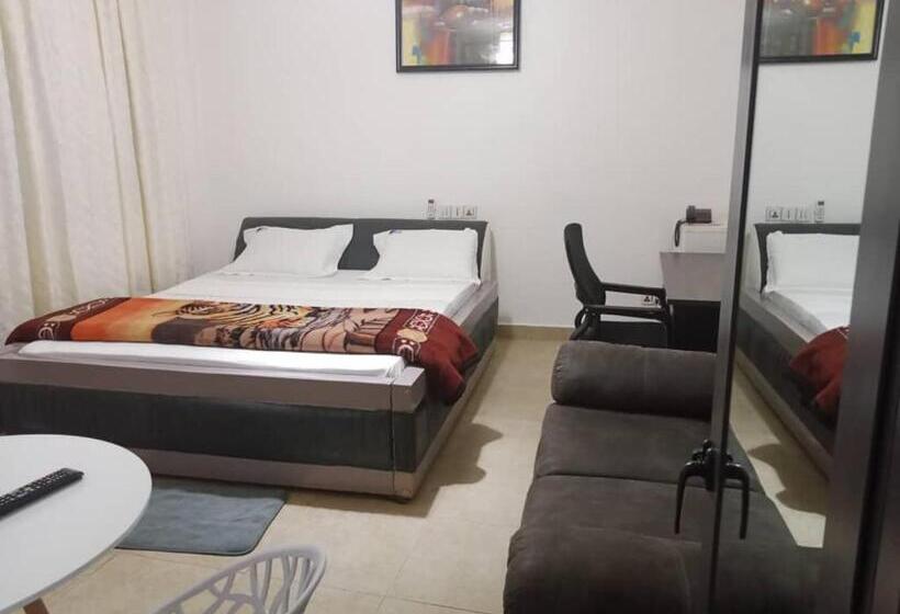 اتاق لوکس با بالکن, Meka