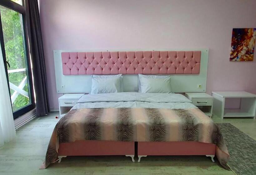 اتاق لوکس چهار تخته, Kadifeli Konak Hotel & Bungalow