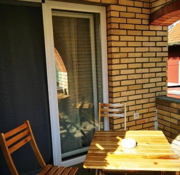 اتاق لوکس با بالکن, Mom`s House