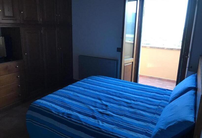 اتاق استاندارد با بالکن و چشم‌انداز دریا, Bellavista Prile