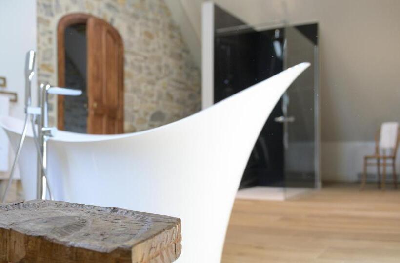 سوییت لوکس, Couvent De La Salette & Spa