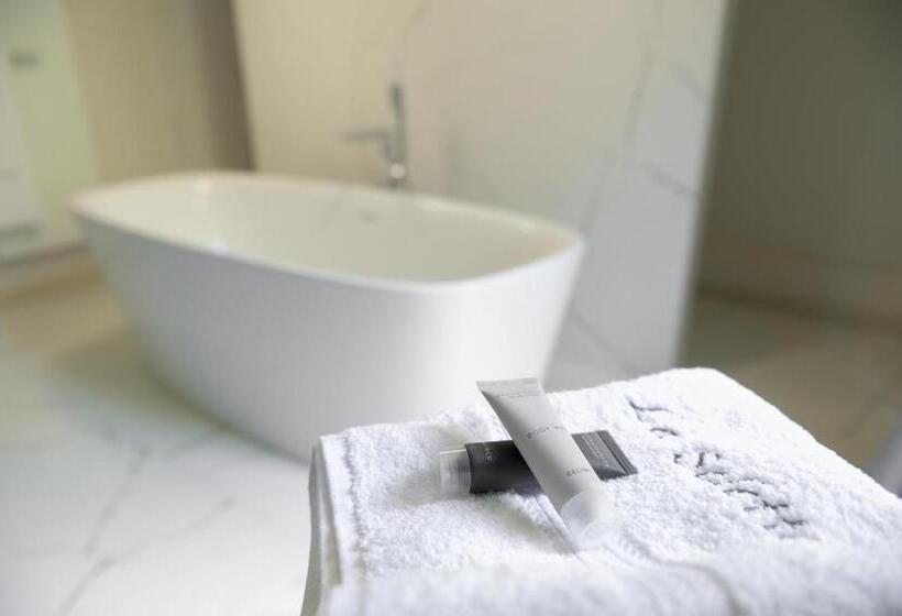 اتاق لوکس, Couvent De La Salette & Spa