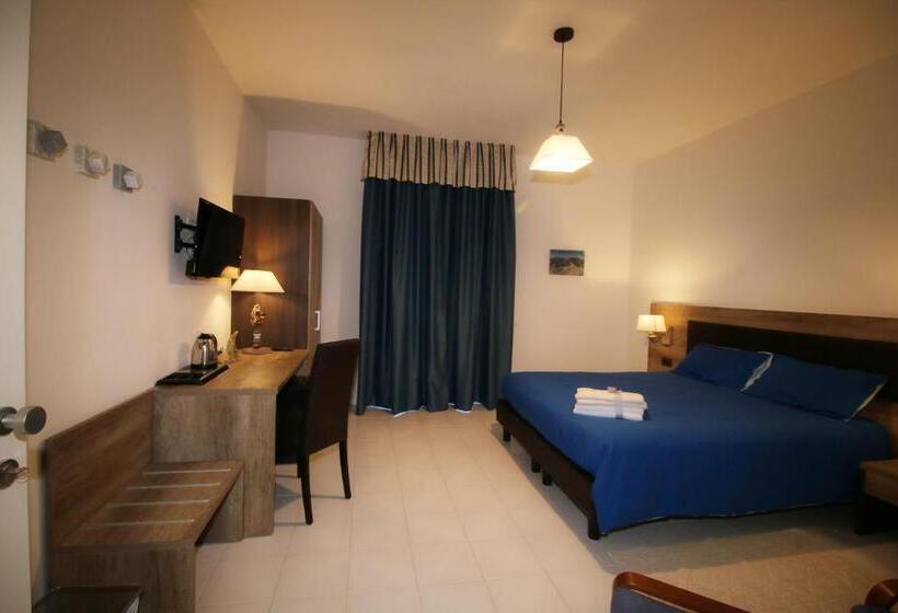 اتاق لوکس با بالکن, B & B La Marmifera