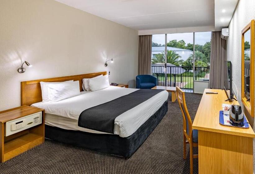 Люкс, African Sky Newcastle Inn