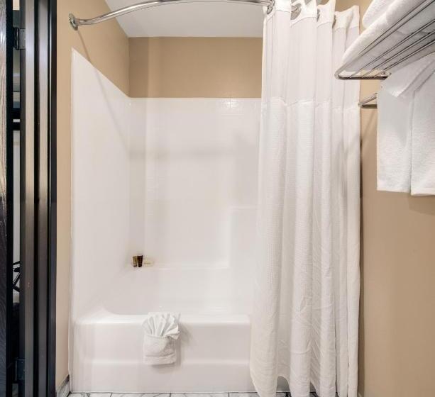 استودیوی استاندارد, Ayres Hotel Corona   Riverside