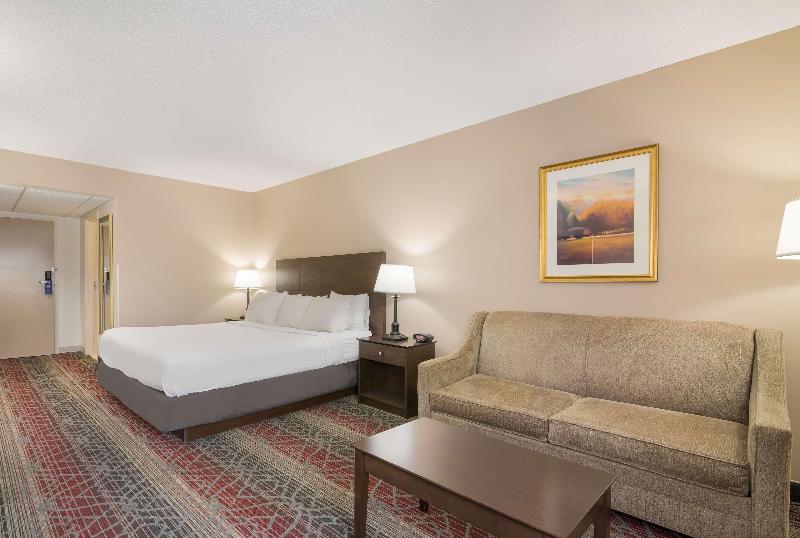 Camera Standard Pat King Adaptată pentru Discapacitaţi, Best Western Saranac Lake