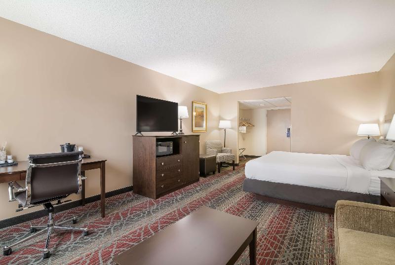 Camera Standard Pat King Adaptată pentru Discapacitaţi, Best Western Saranac Lake