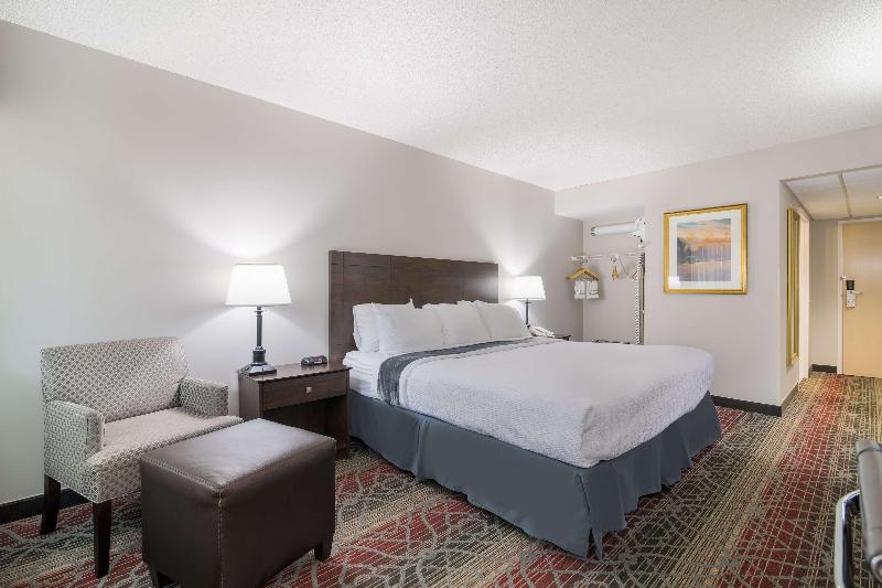 Camera Standard Pat King Adaptată pentru Discapacitaţi, Best Western Saranac Lake