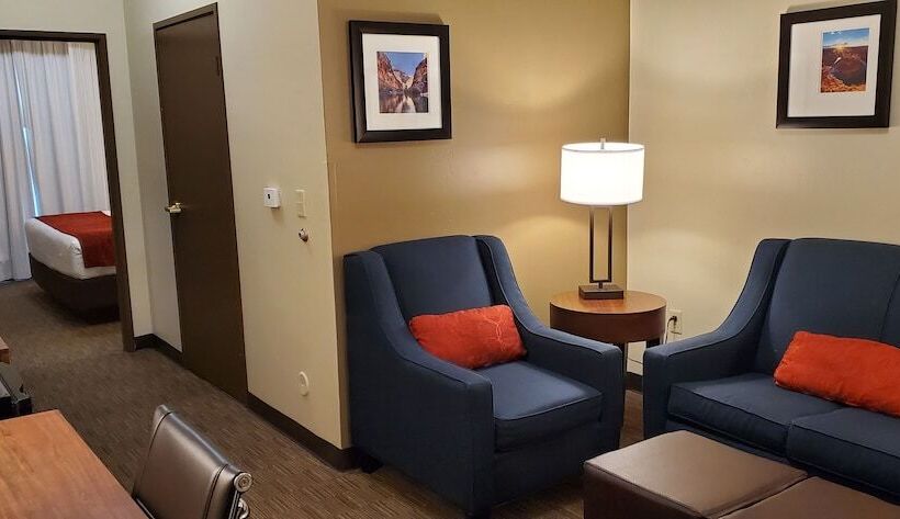 Suite, Comfort Inn & Suites Tempe Phoenix Sky Harbor Airport