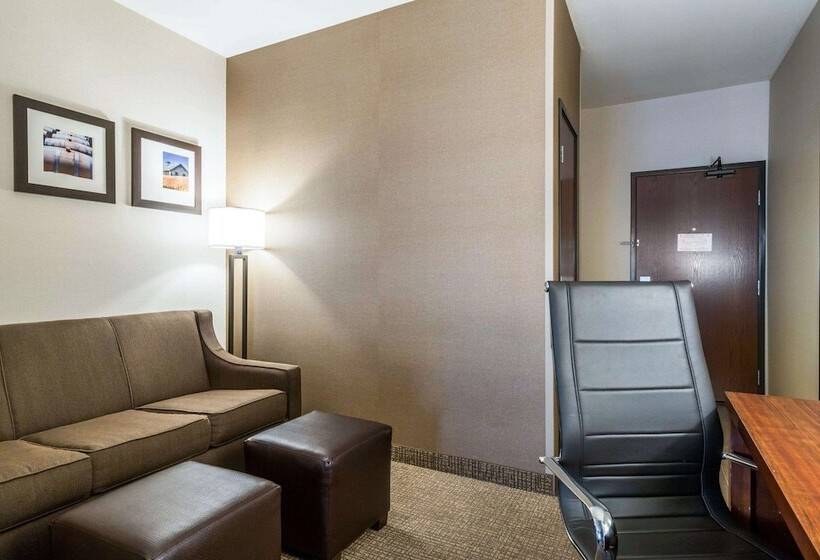 Suite Adapted for people with reduced mobility, Comfort Suites Yakima