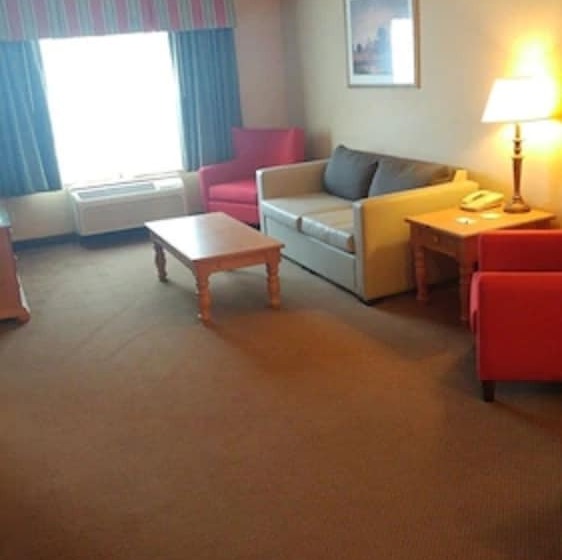 Suite Adapted for people with reduced mobility, Country Inn & Suites By Radisson, Waterloo, Ia